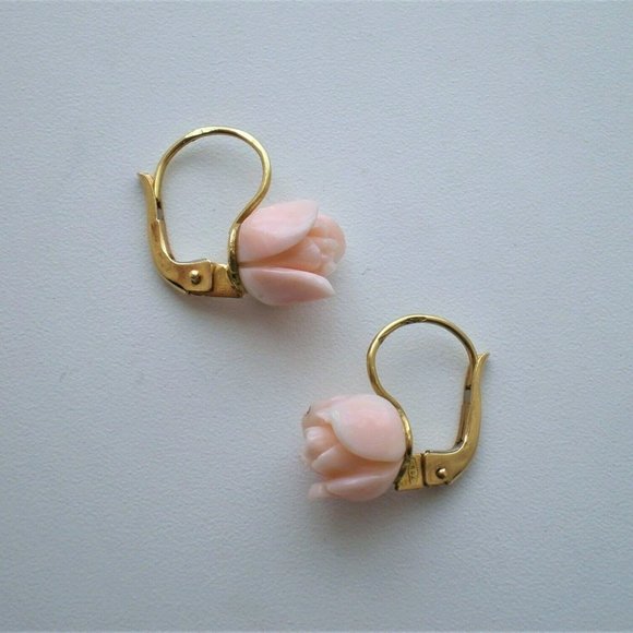 18K 750 Gold Carved Angel Skin Pink White Coral Rose Flower Leverback Earrings